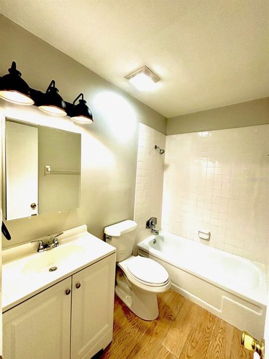 待售: $154,000 (1 贝兹, 1 浴室, 678 平方英尺)