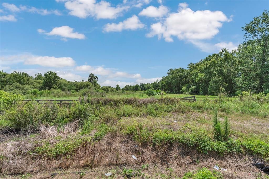 合同活跃: $325,000 (5.25 acres)