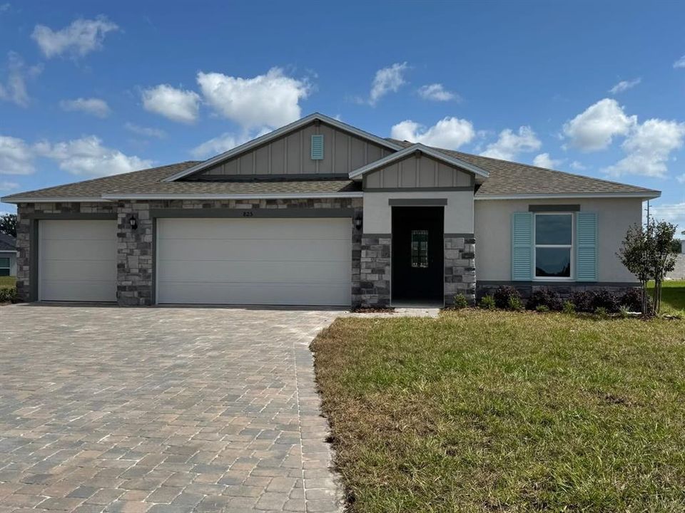 Recently Sold: $370,670 (4 beds, 2 baths, 1707 Square Feet)