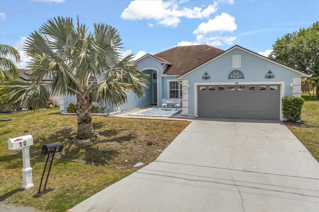 For Sale: $400,000 (4 beds, 3 baths, 2318 Square Feet)