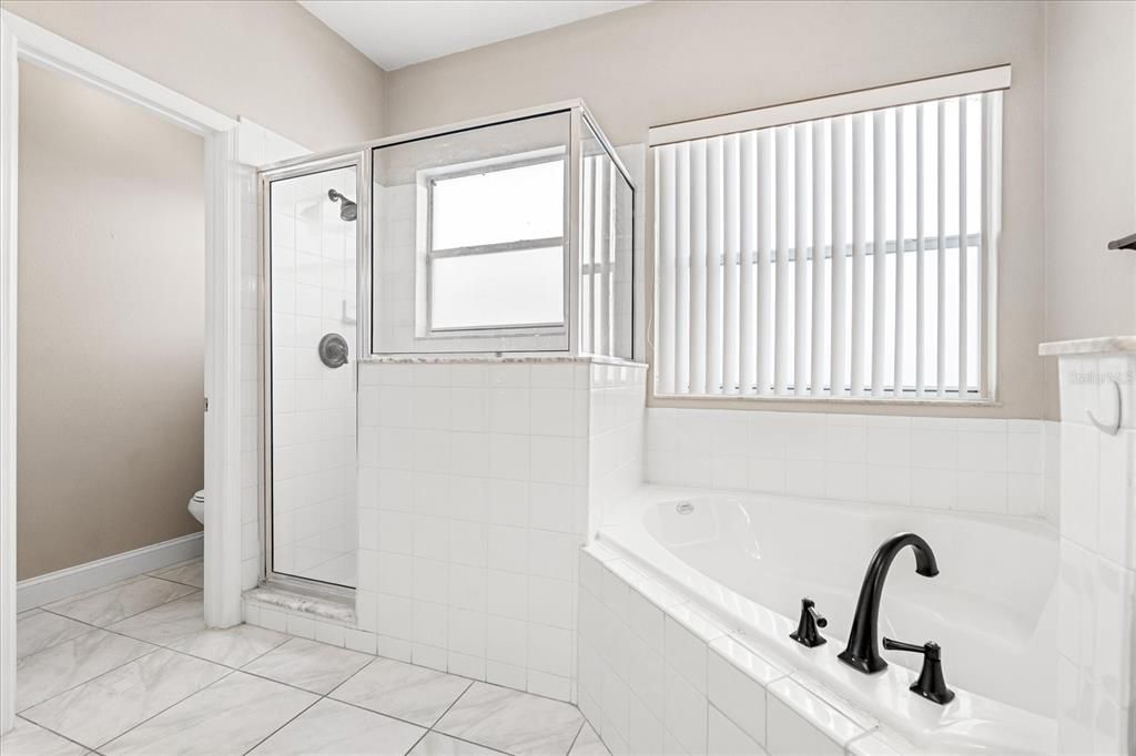 For Sale: $400,000 (4 beds, 3 baths, 2318 Square Feet)