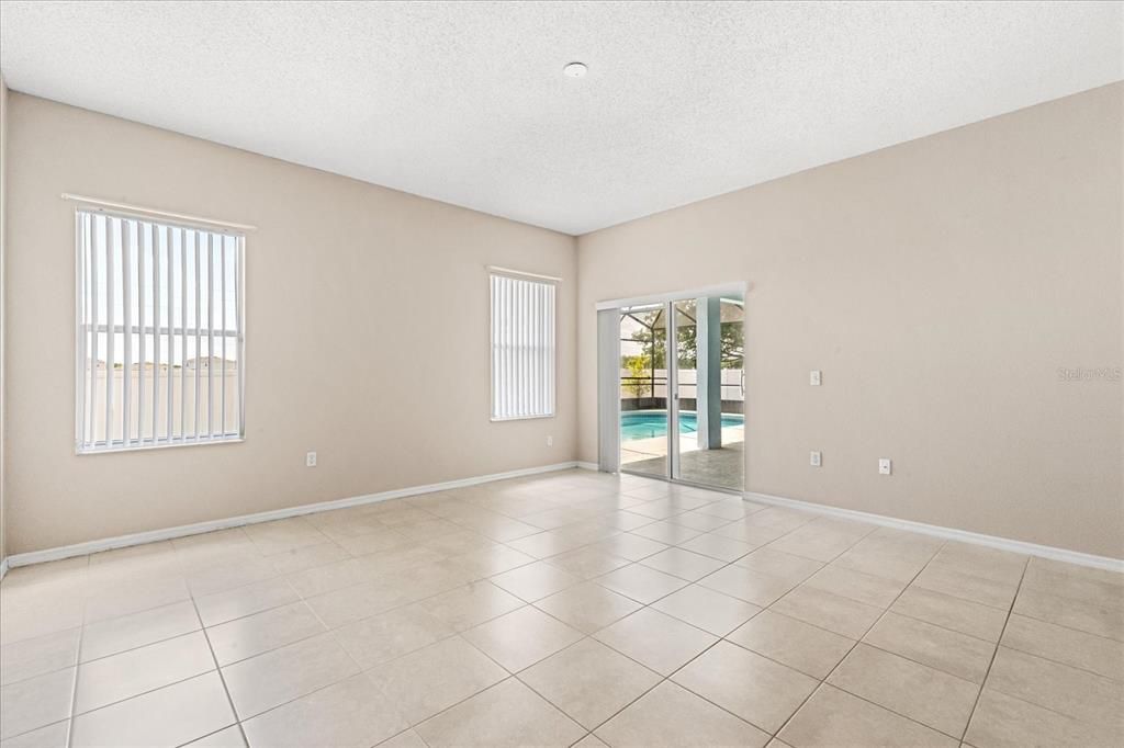 For Sale: $400,000 (4 beds, 3 baths, 2318 Square Feet)