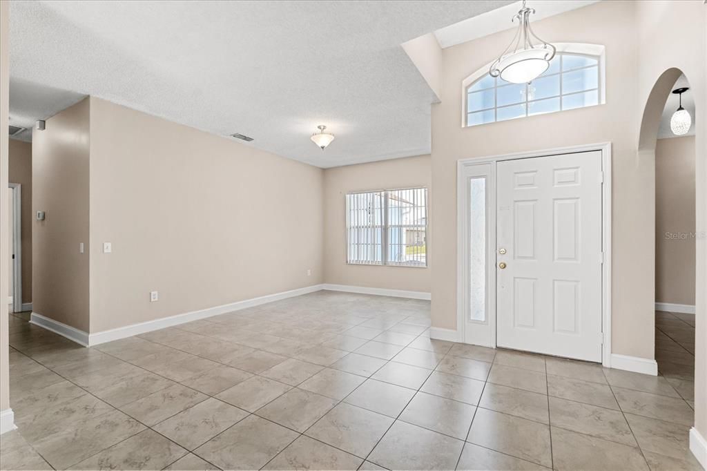 For Sale: $400,000 (4 beds, 3 baths, 2318 Square Feet)