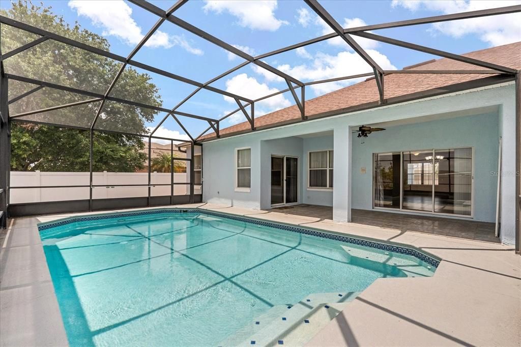 For Sale: $400,000 (4 beds, 3 baths, 2318 Square Feet)