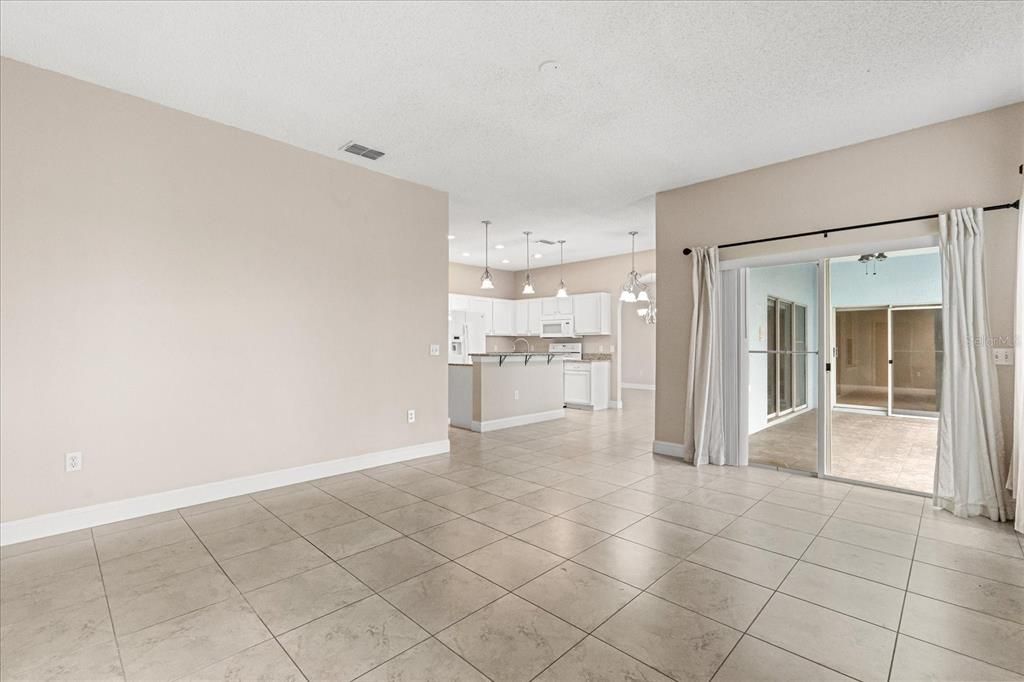 For Sale: $400,000 (4 beds, 3 baths, 2318 Square Feet)