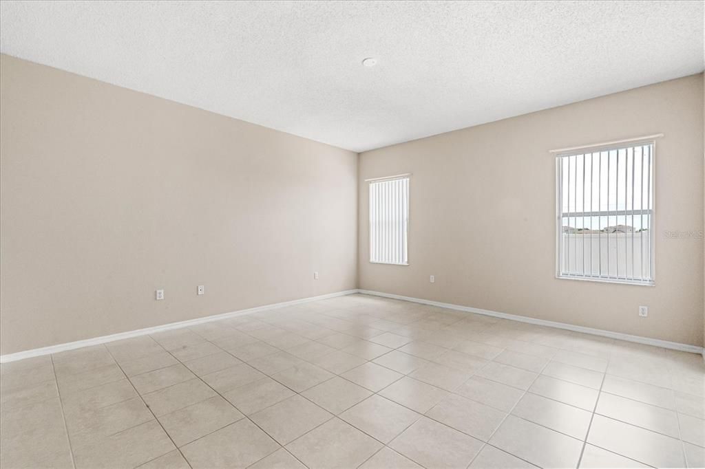 For Sale: $400,000 (4 beds, 3 baths, 2318 Square Feet)