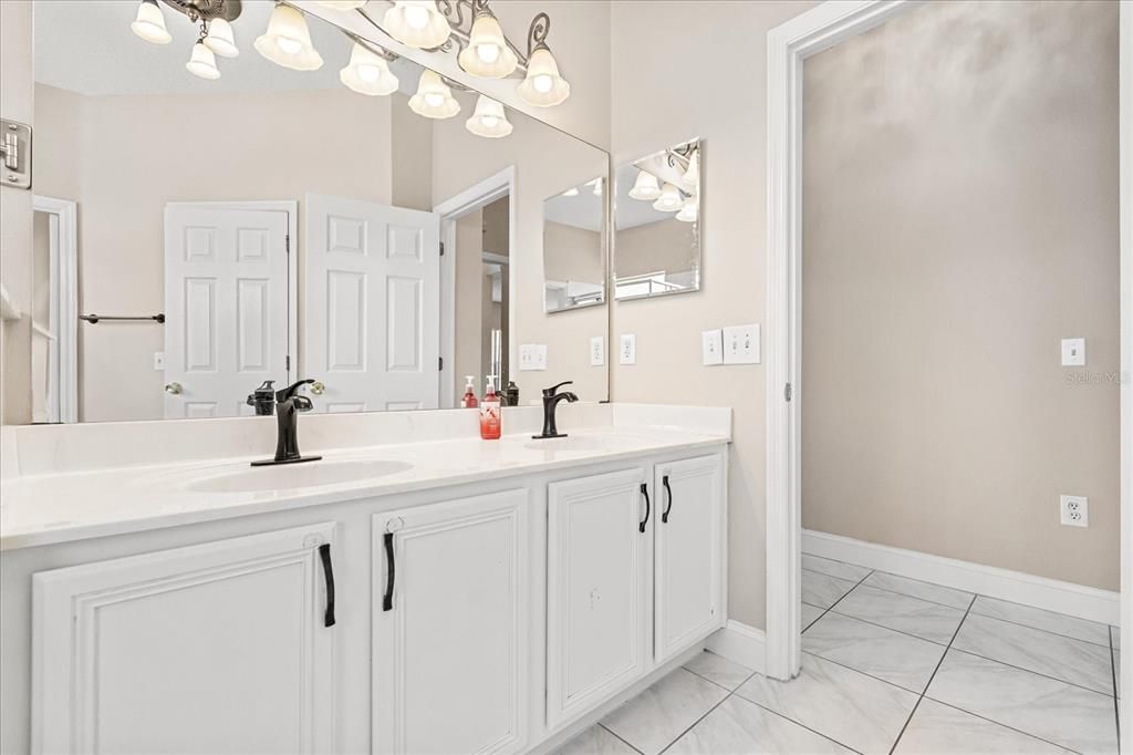 For Sale: $400,000 (4 beds, 3 baths, 2318 Square Feet)