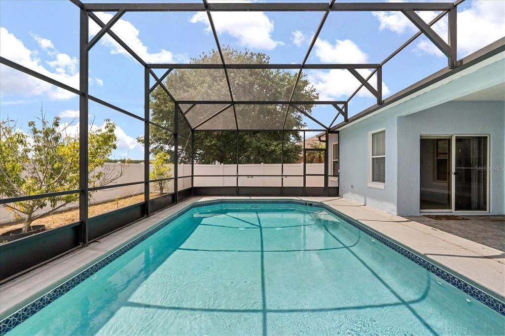 For Sale: $400,000 (4 beds, 3 baths, 2318 Square Feet)