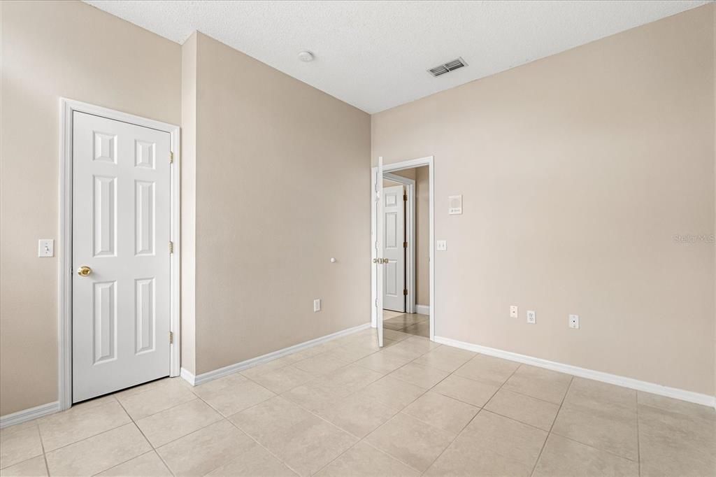 For Sale: $400,000 (4 beds, 3 baths, 2318 Square Feet)
