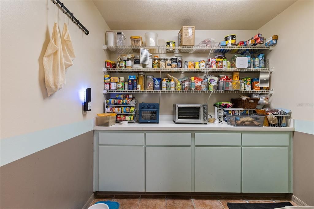 For Sale: $670,000 (4 beds, 4 baths, 2682 Square Feet)