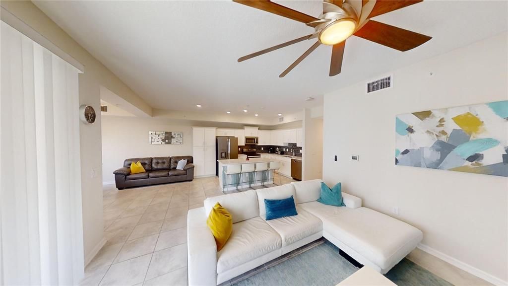 Activo con contrato: $278,900 (2 camas, 2 baños, 1186 Pies cuadrados)