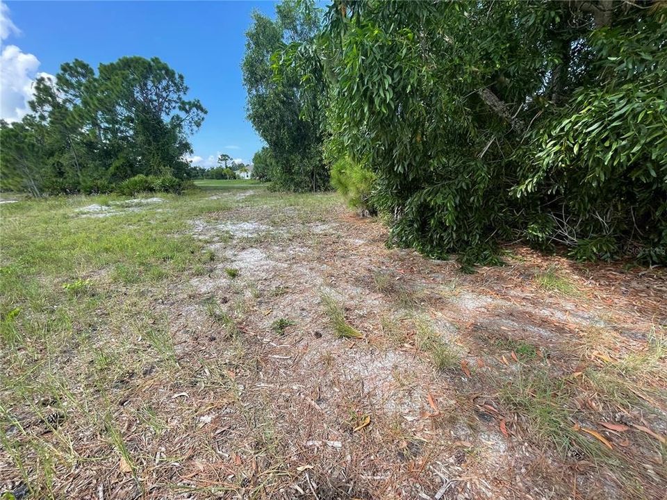 На продажу: $29,900 (0.23 acres)