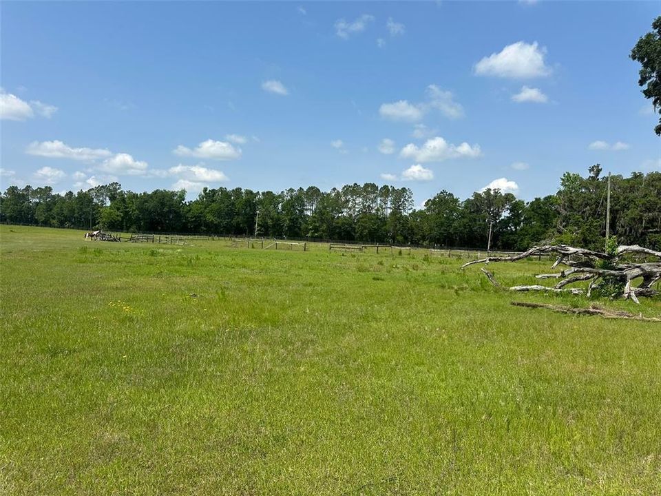 En Venta: $1,750,000 (16.56 acres)