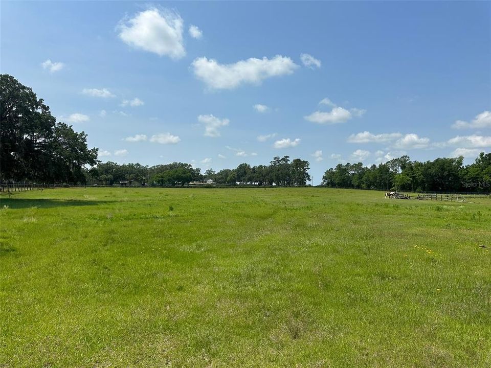 En Venta: $1,750,000 (16.56 acres)