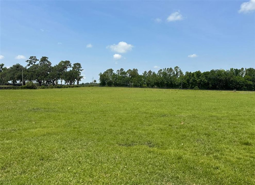 En Venta: $1,750,000 (16.56 acres)