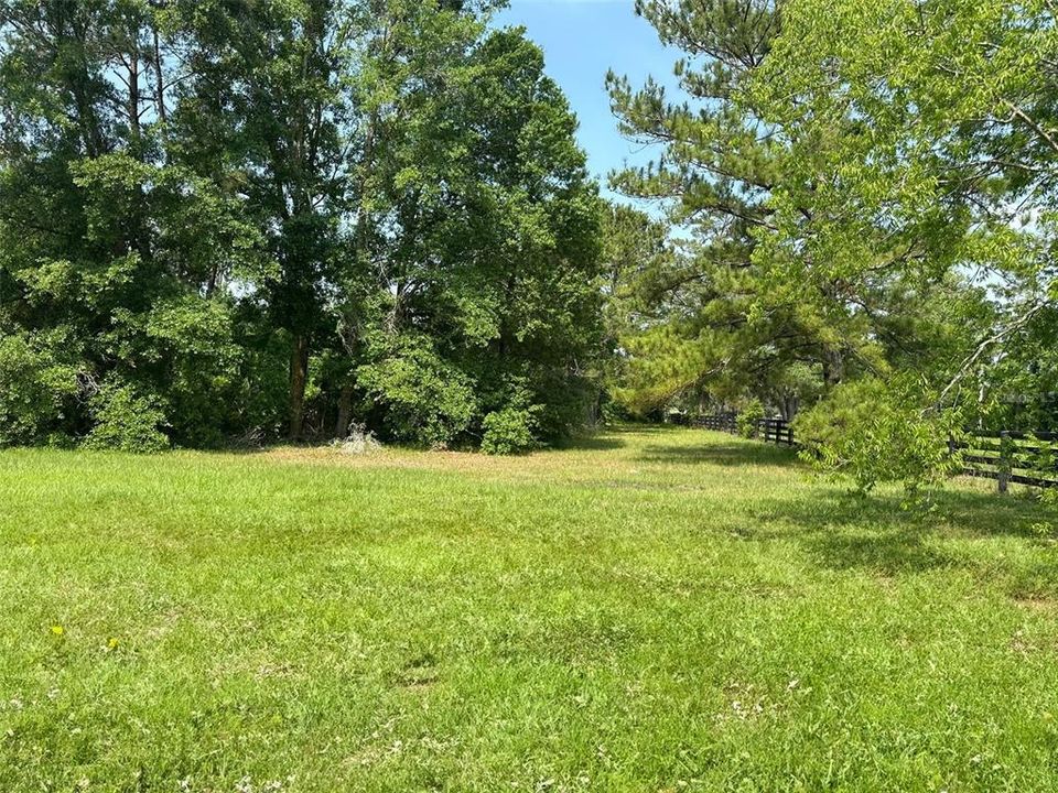 En Venta: $1,750,000 (16.56 acres)