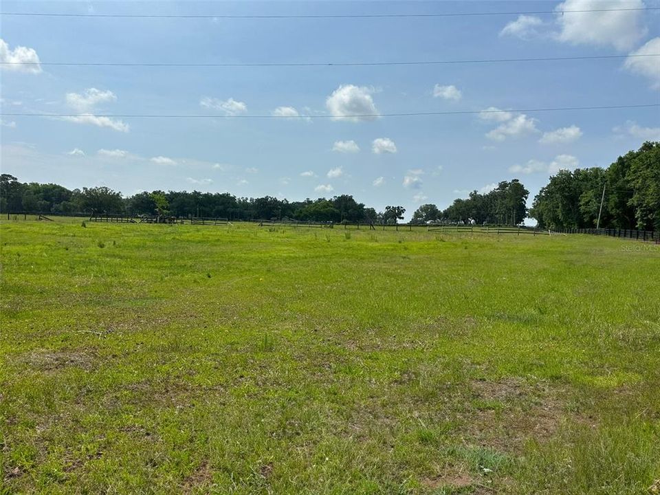 En Venta: $1,750,000 (16.56 acres)