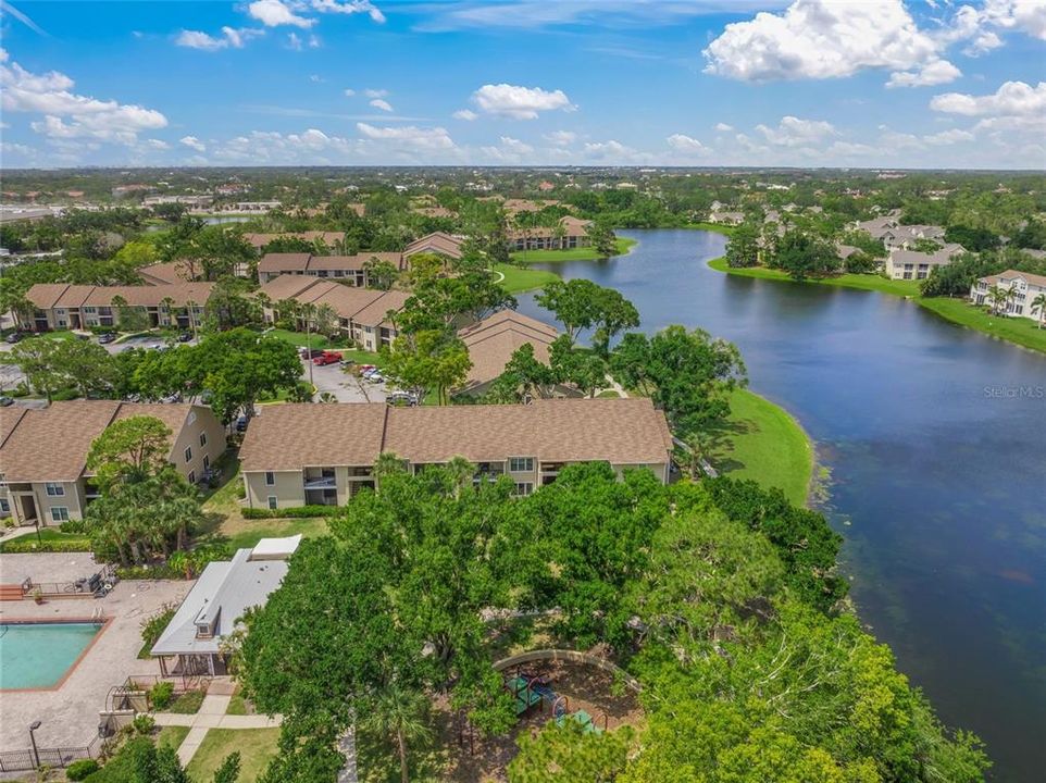 Active With Contract: $199,900 (2 beds, 2 baths, 1129 Square Feet)