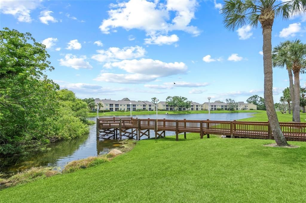 Active With Contract: $199,900 (2 beds, 2 baths, 1129 Square Feet)