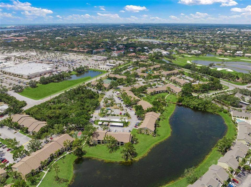 Active With Contract: $199,900 (2 beds, 2 baths, 1129 Square Feet)