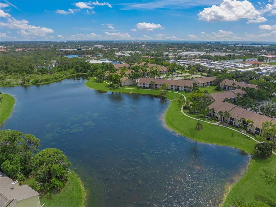 Active With Contract: $199,900 (2 beds, 2 baths, 1129 Square Feet)