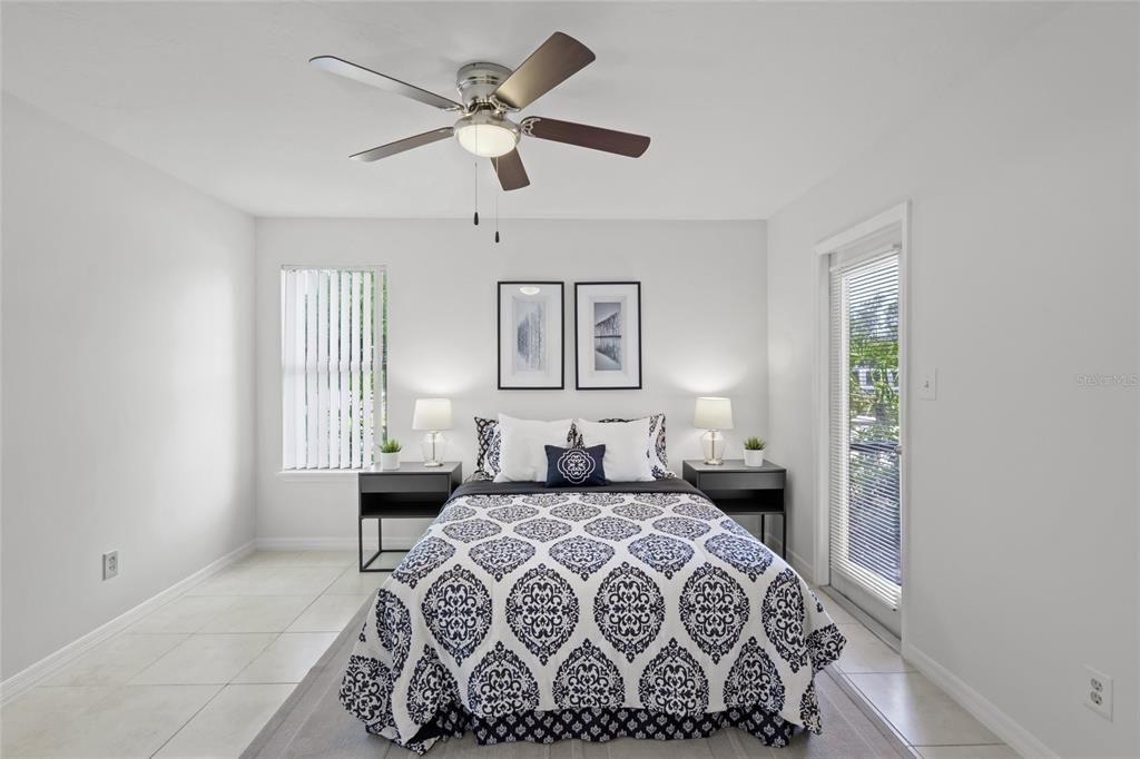 Active With Contract: $199,900 (2 beds, 2 baths, 1129 Square Feet)