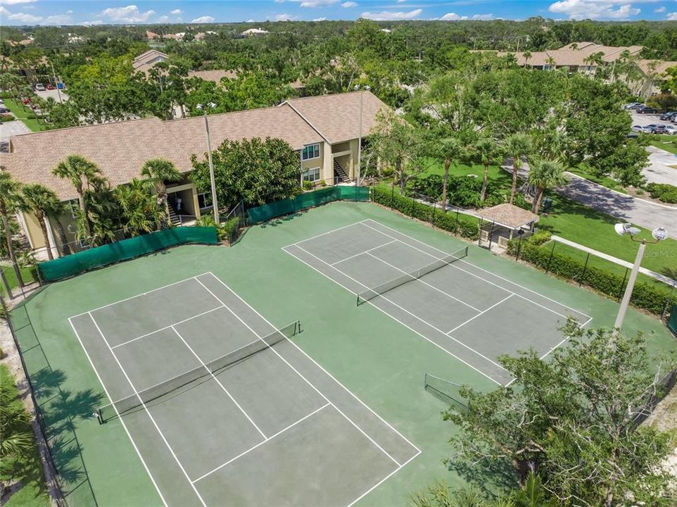 Active With Contract: $199,900 (2 beds, 2 baths, 1129 Square Feet)