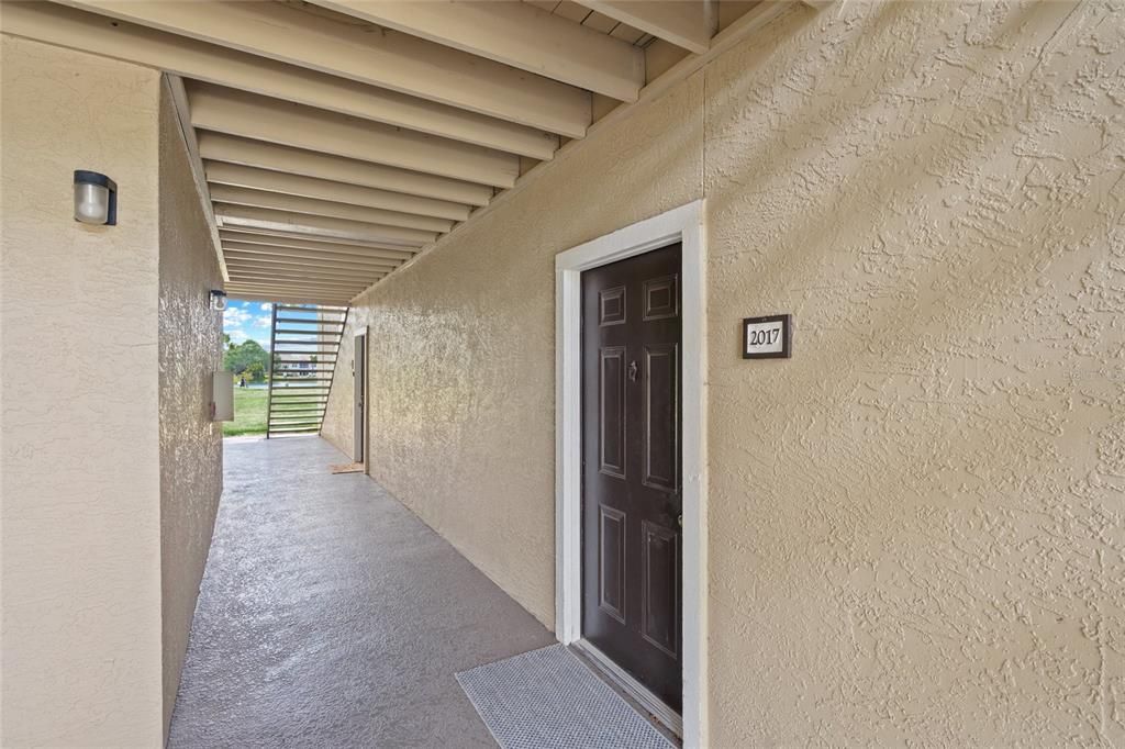 Active With Contract: $199,900 (2 beds, 2 baths, 1129 Square Feet)