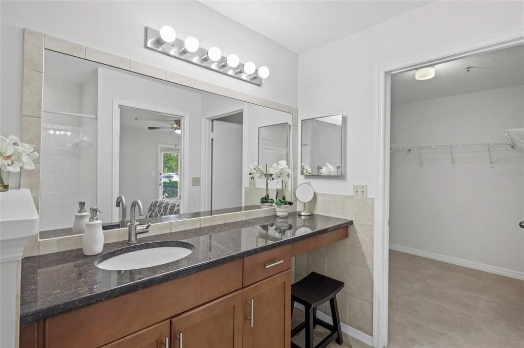 Active With Contract: $199,900 (2 beds, 2 baths, 1129 Square Feet)
