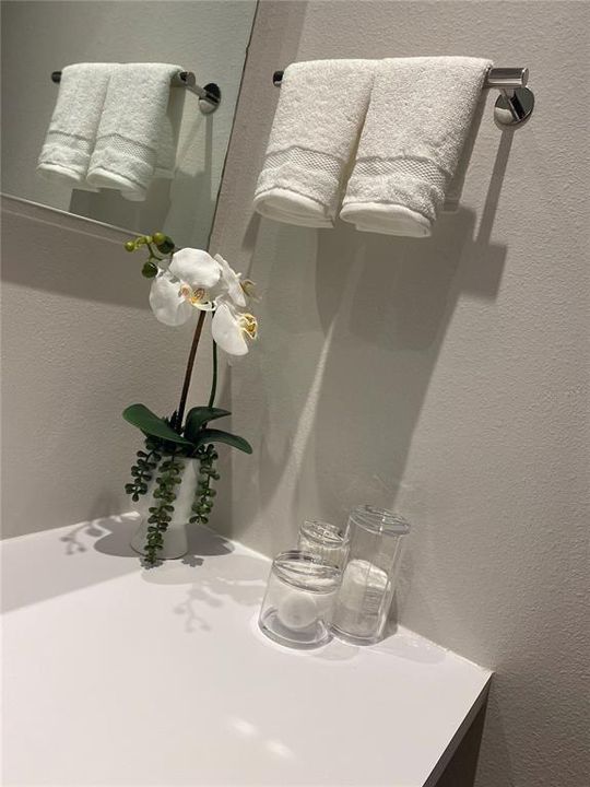 Active With Contract: $80,000 (1 beds, 1 baths, 325 Square Feet)