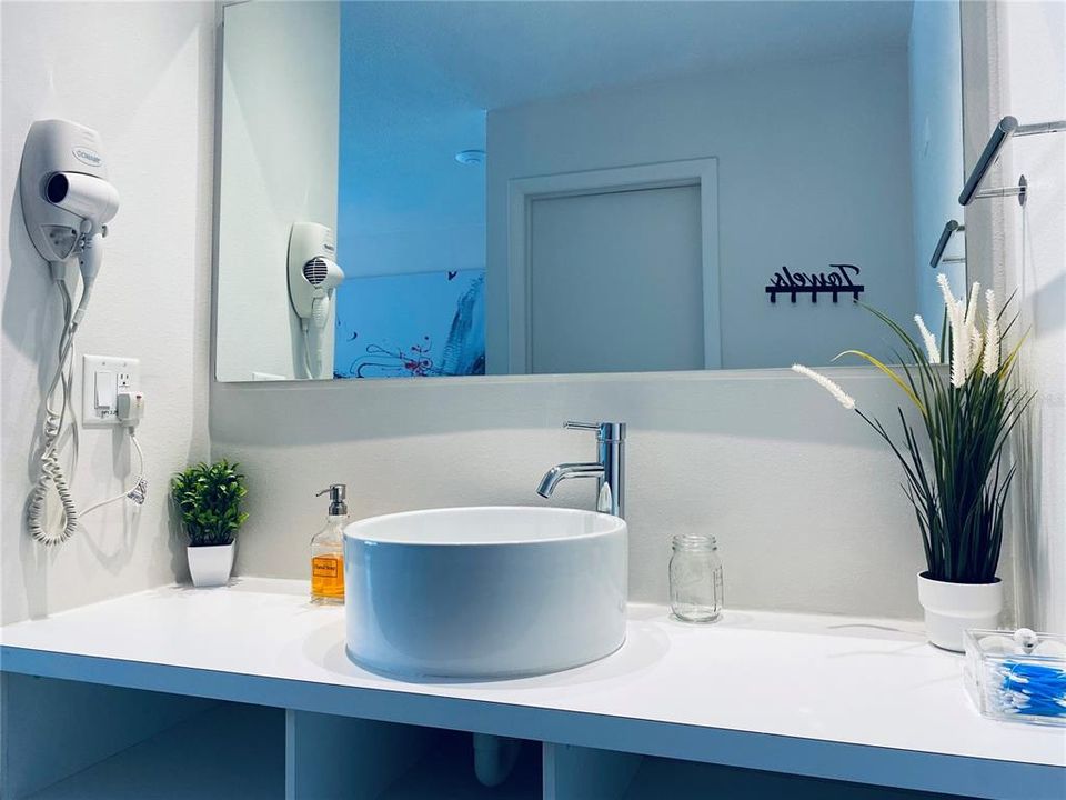 Active With Contract: $80,000 (1 beds, 1 baths, 325 Square Feet)