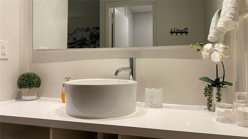 Active With Contract: $80,000 (1 beds, 1 baths, 325 Square Feet)