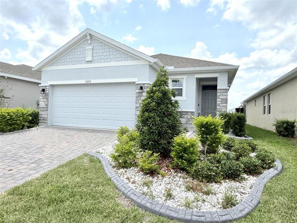 Recently Rented: $1,999 (3 beds, 2 baths, 1505 Square Feet)