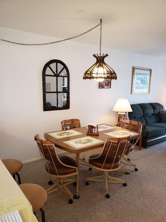 出租: $2,400 (2 贝兹, 2 浴室, 886 平方英尺)