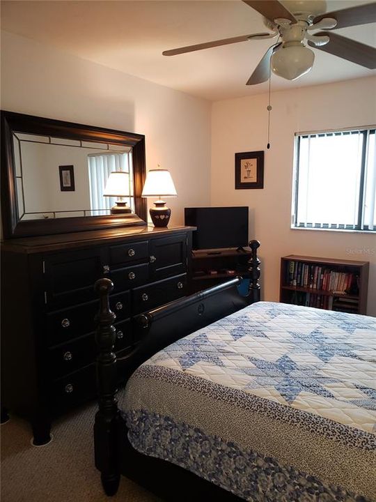 出租: $2,400 (2 贝兹, 2 浴室, 886 平方英尺)