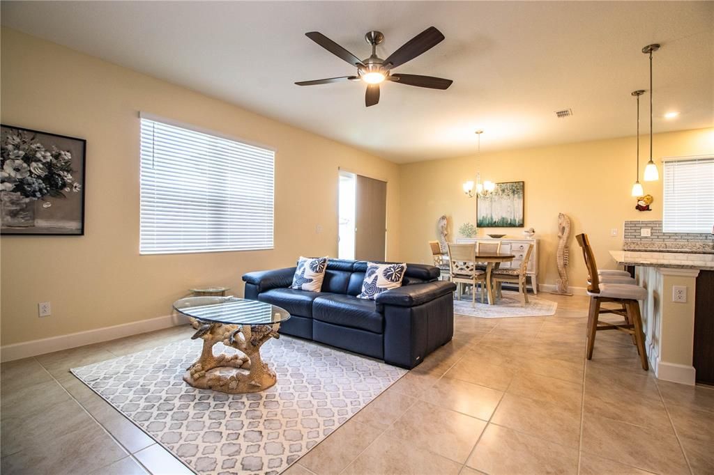 For Sale: $295,900 (4 beds, 2 baths, 1707 Square Feet)