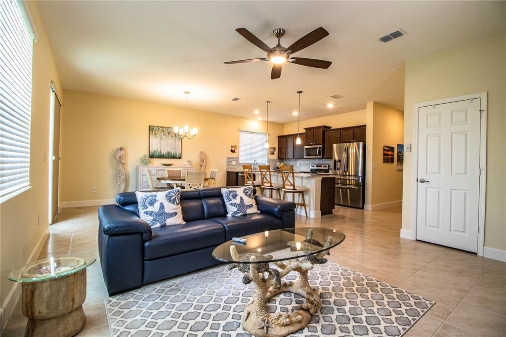 For Sale: $295,900 (4 beds, 2 baths, 1707 Square Feet)