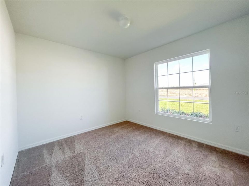 合同活跃: $264,900 (3 贝兹, 2 浴室, 1266 平方英尺)