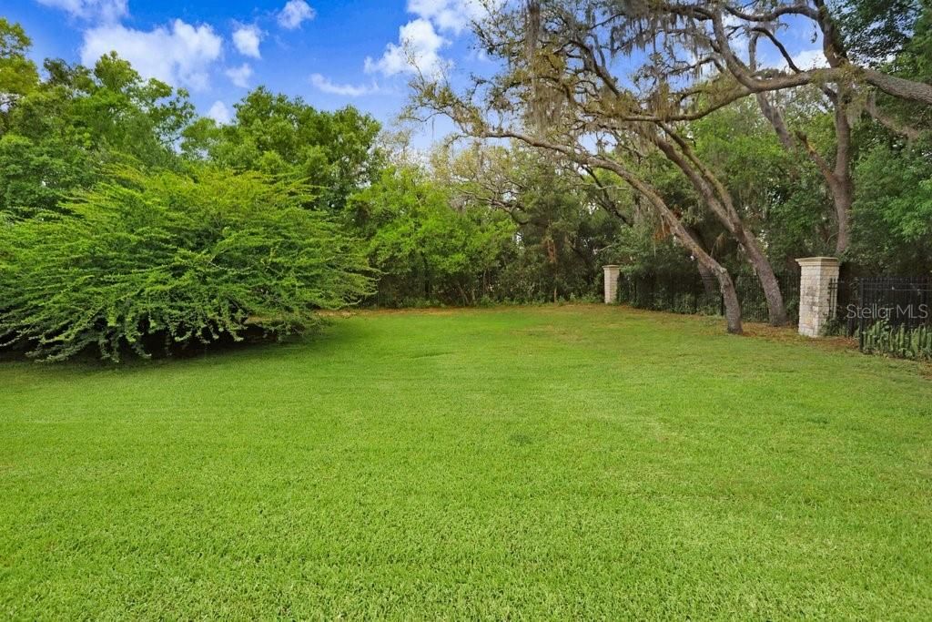 Activo con contrato: $1,575,000 (4 camas, 3 baños, 3700 Pies cuadrados)