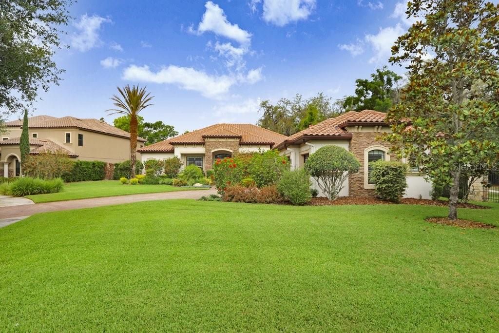 Activo con contrato: $1,575,000 (4 camas, 3 baños, 3700 Pies cuadrados)