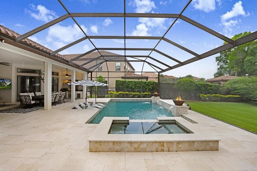 Activo con contrato: $1,575,000 (4 camas, 3 baños, 3700 Pies cuadrados)