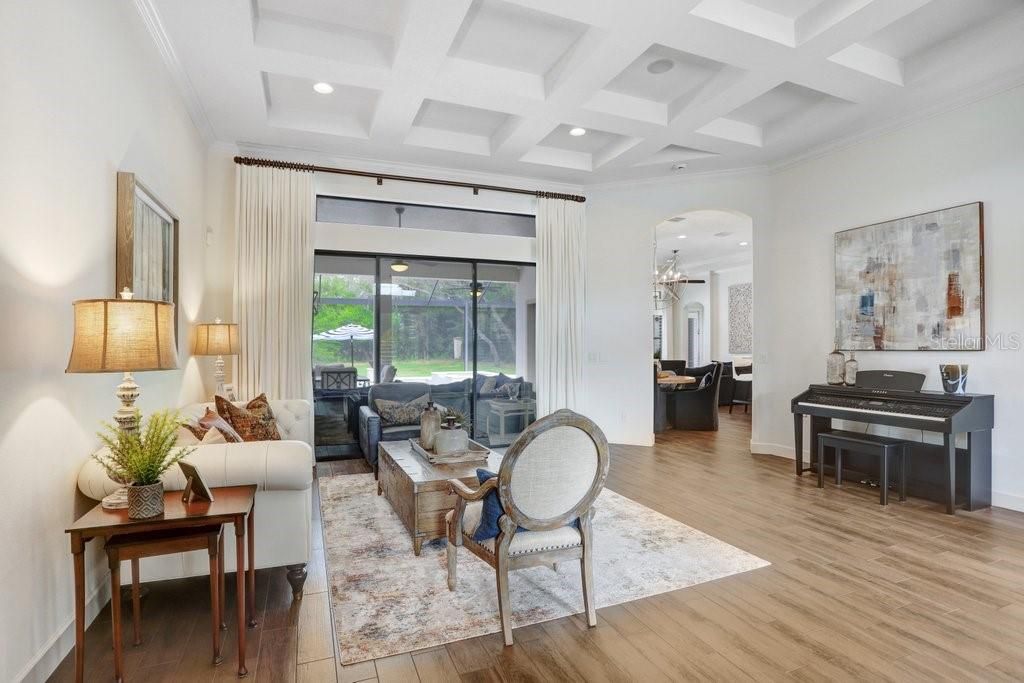 Activo con contrato: $1,575,000 (4 camas, 3 baños, 3700 Pies cuadrados)