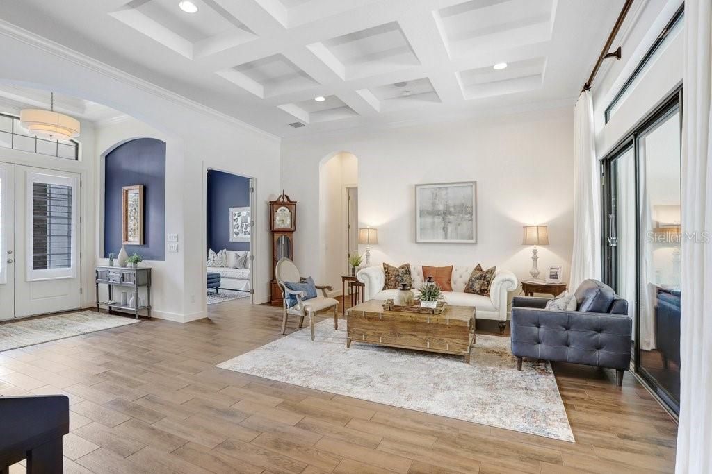 Activo con contrato: $1,575,000 (4 camas, 3 baños, 3700 Pies cuadrados)