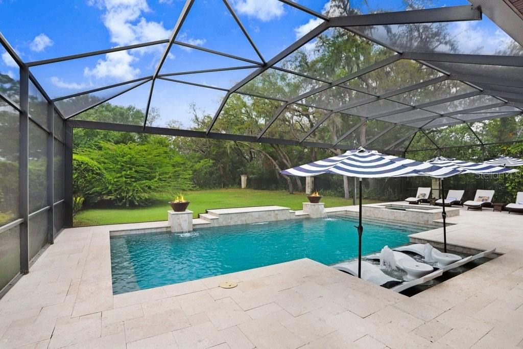 Activo con contrato: $1,575,000 (4 camas, 3 baños, 3700 Pies cuadrados)