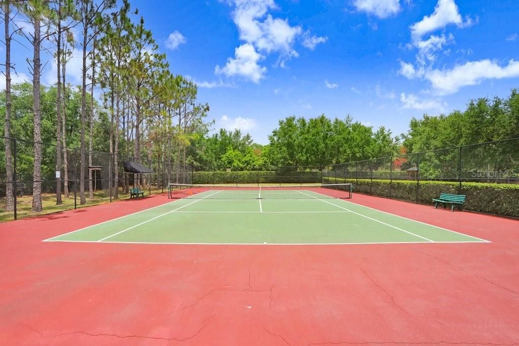 Activo con contrato: $1,575,000 (4 camas, 3 baños, 3700 Pies cuadrados)