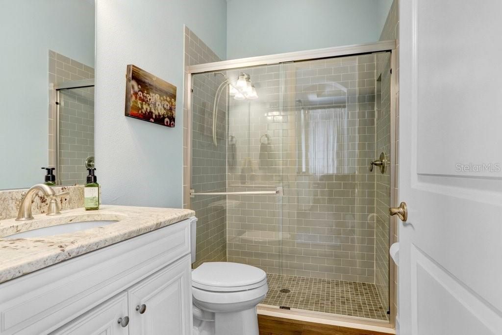 Activo con contrato: $1,575,000 (4 camas, 3 baños, 3700 Pies cuadrados)