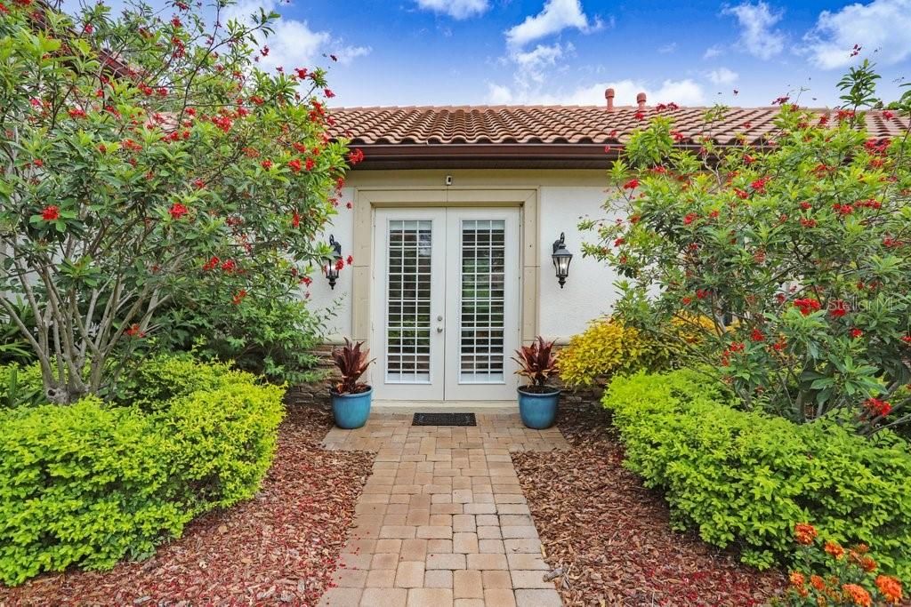 Activo con contrato: $1,575,000 (4 camas, 3 baños, 3700 Pies cuadrados)