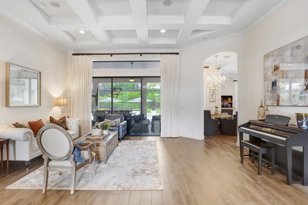 Activo con contrato: $1,575,000 (4 camas, 3 baños, 3700 Pies cuadrados)