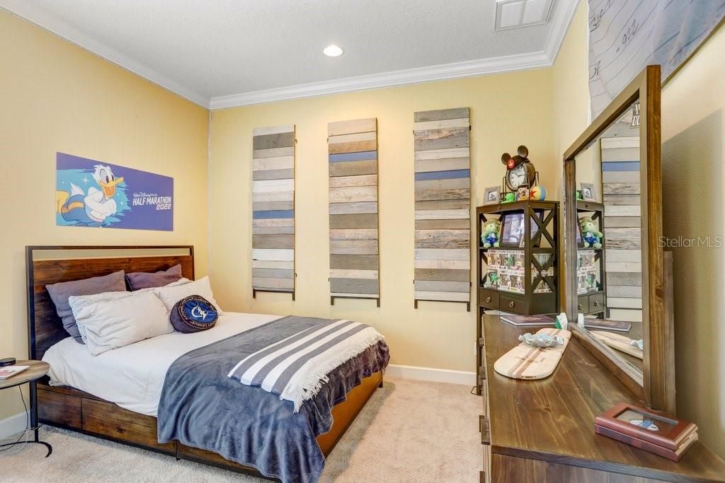 Activo con contrato: $1,575,000 (4 camas, 3 baños, 3700 Pies cuadrados)