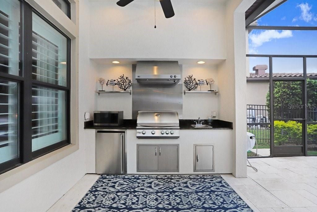 Activo con contrato: $1,575,000 (4 camas, 3 baños, 3700 Pies cuadrados)